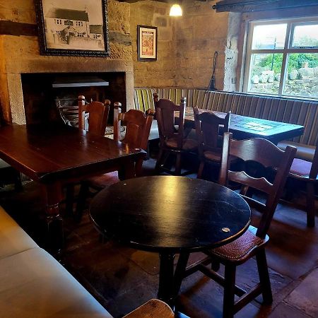 Ye Olde Mustard Pot Hotel Midhopestones Bagian luar foto