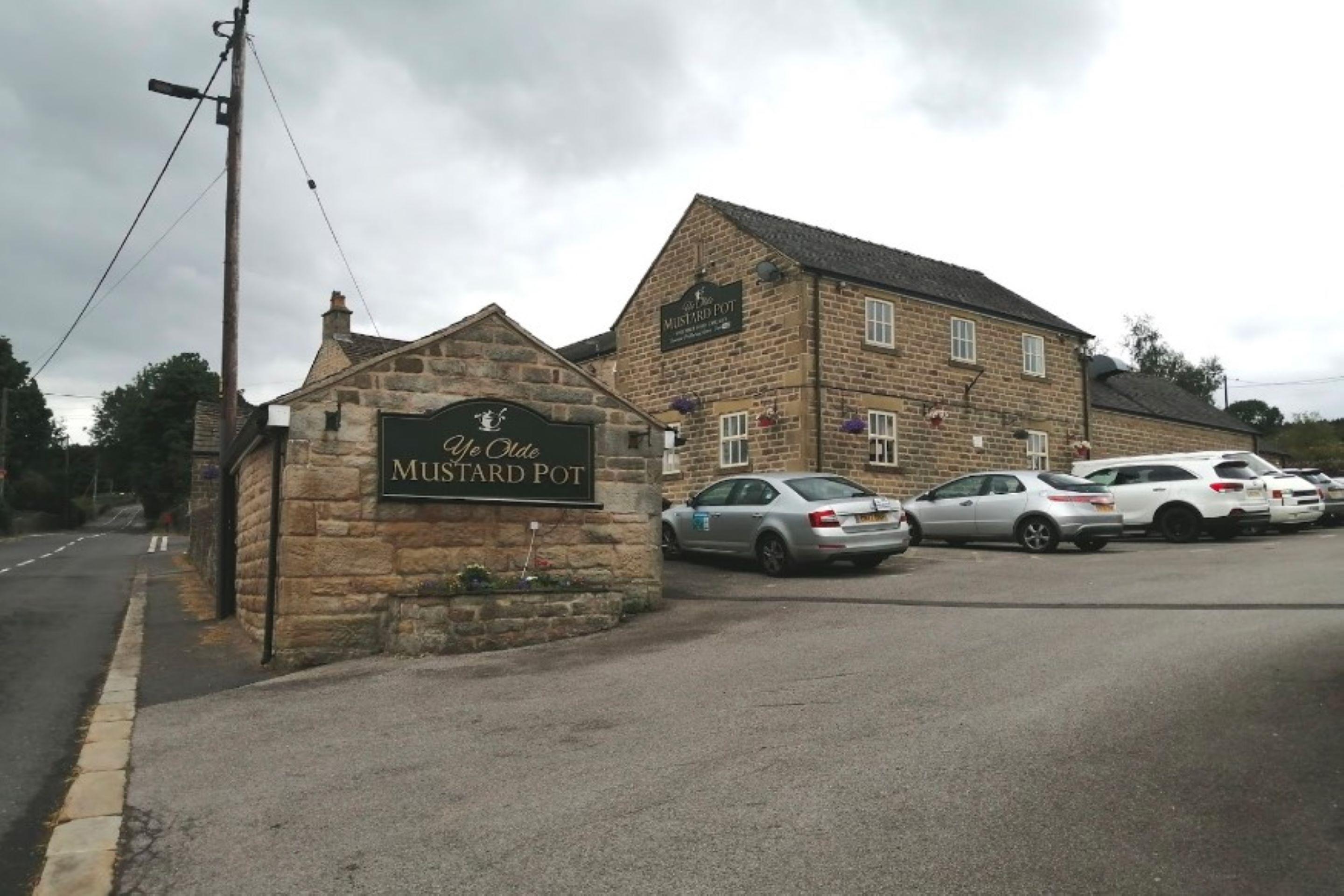 Ye Olde Mustard Pot Hotel Midhopestones Bagian luar foto