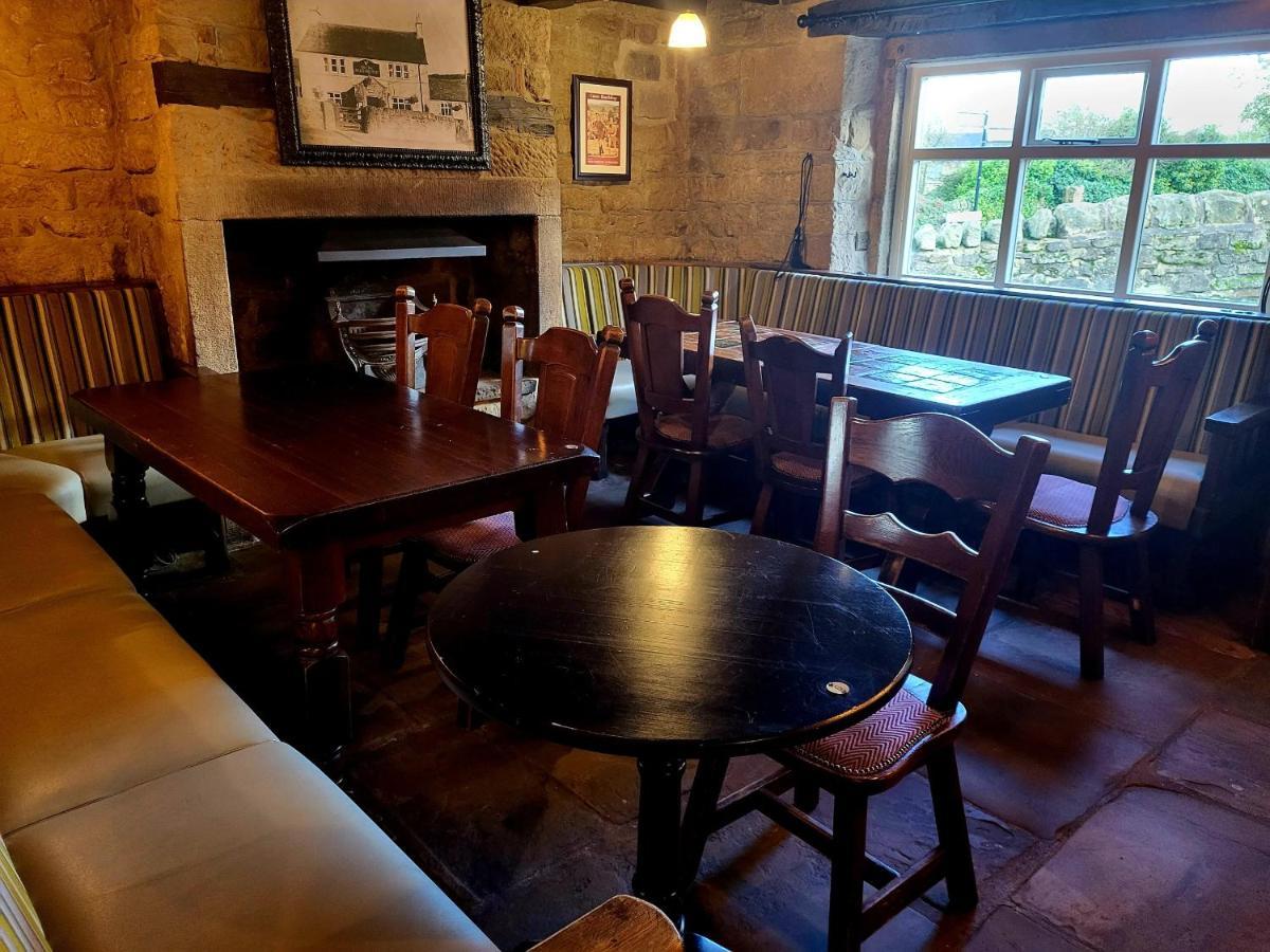Ye Olde Mustard Pot Hotel Midhopestones Bagian luar foto