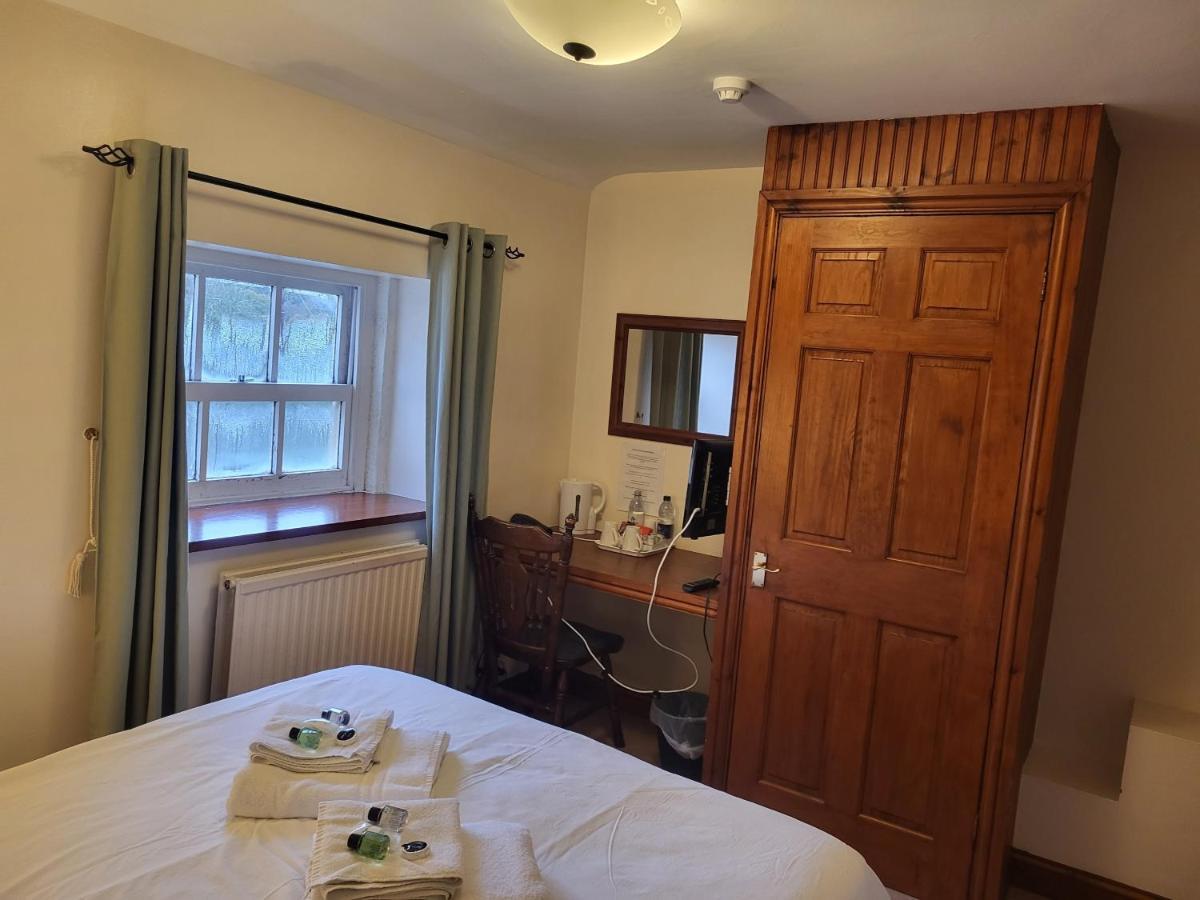 Ye Olde Mustard Pot Hotel Midhopestones Bagian luar foto