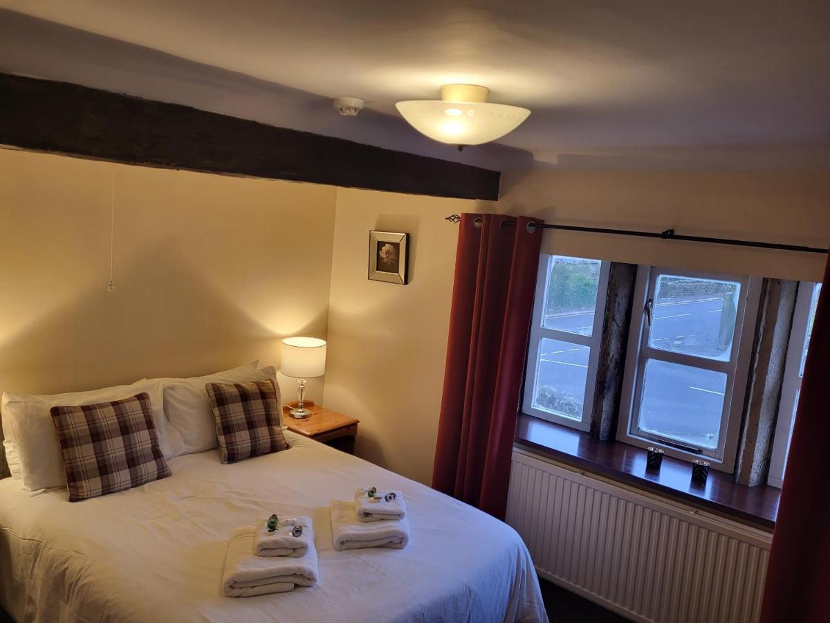 Ye Olde Mustard Pot Hotel Midhopestones Bagian luar foto