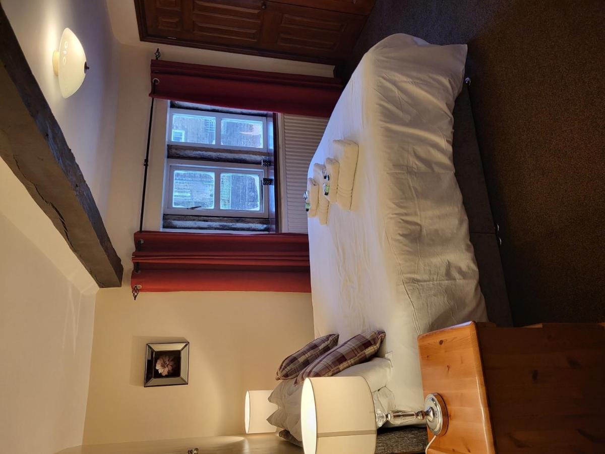 Ye Olde Mustard Pot Hotel Midhopestones Bagian luar foto